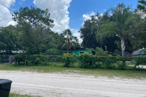 Commercial property in Zephyrhills, Florida 6 bedrooms, 224.82 sq.m. № 1833007 - photo 12