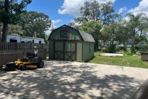 Commercial property in Zephyrhills, Florida 6 bedrooms, 224.82 sq.m. № 1833007 - photo 13