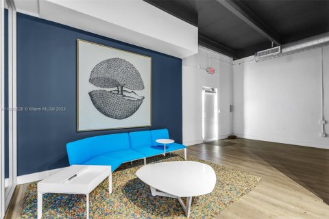 Commercial property in Miami, Florida № 1972828 - photo 19