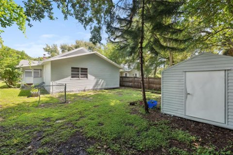 House in Winter Haven, Florida 3 bedrooms, 150.87 sq.m. № 2142037 - photo 15