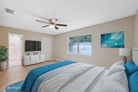 House in Winter Haven, Florida 3 bedrooms, 150.87 sq.m. № 2142037 - photo 11