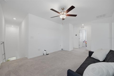 Casa en venta en Zephyrhills, Florida, 5 dormitorios, 205.96 m2 № 2259117 - foto 23