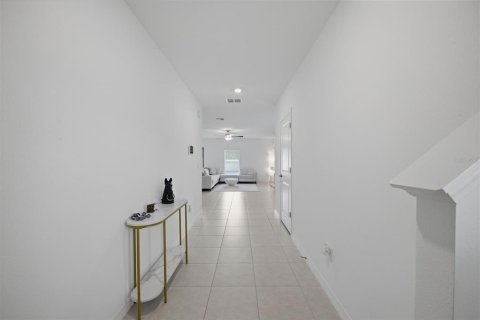 Casa en venta en Zephyrhills, Florida, 5 dormitorios, 205.96 m2 № 2259117 - foto 8