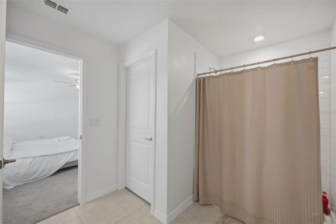 Casa en venta en Zephyrhills, Florida, 5 dormitorios, 205.96 m2 № 2259117 - foto 29