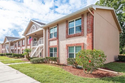 Condo in New Port Richey, Florida, 2 bedrooms  № 1817337 - photo 1