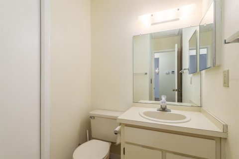 Condo in New Port Richey, Florida, 2 bedrooms  № 1817337 - photo 22