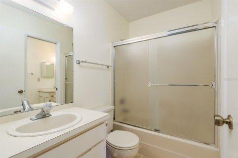 Condo in New Port Richey, Florida, 2 bedrooms  № 1817337 - photo 21