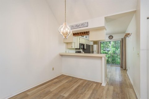 Condo in New Port Richey, Florida, 2 bedrooms  № 1817337 - photo 13