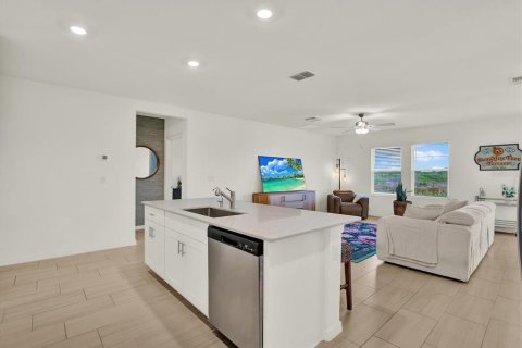 House in San Antonio, Florida 6 bedrooms, 308.99 sq.m. № 2210411 - photo 14