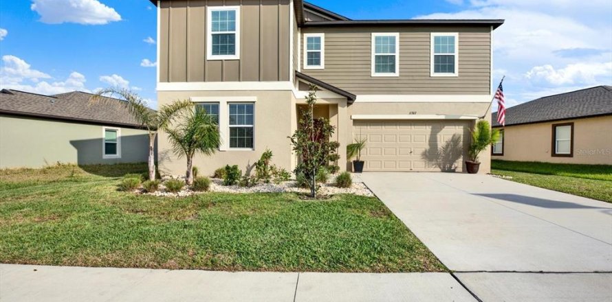 House in San Antonio, Florida 6 bedrooms, 308.99 sq.m. № 2210411