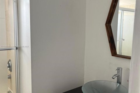 Condominio en venta en Miami, Florida, 1 dormitorio, 81.1 m2 № 1986308 - foto 7
