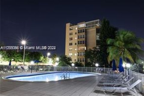Condominio en venta en Miami, Florida, 1 dormitorio, 81.1 m2 № 1986308 - foto 5