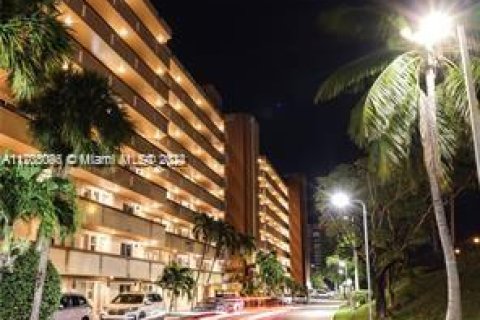 Condominio en venta en Miami, Florida, 1 dormitorio, 81.1 m2 № 1986308 - foto 4