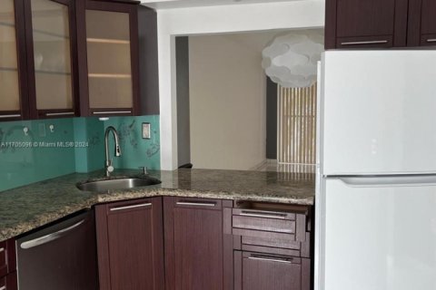 Condominio en venta en Miami, Florida, 1 dormitorio, 81.1 m2 № 1986308 - foto 11