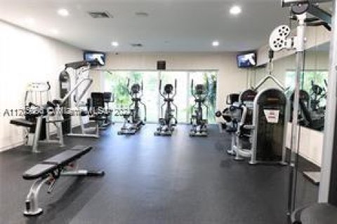 Condominio en venta en Miami, Florida, 1 dormitorio, 81.1 m2 № 1986308 - foto 3