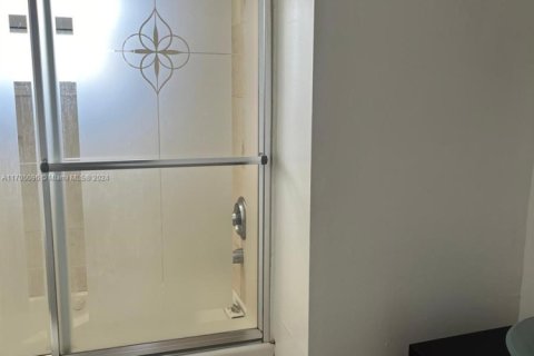 Condominio en venta en Miami, Florida, 1 dormitorio, 81.1 m2 № 1986308 - foto 8