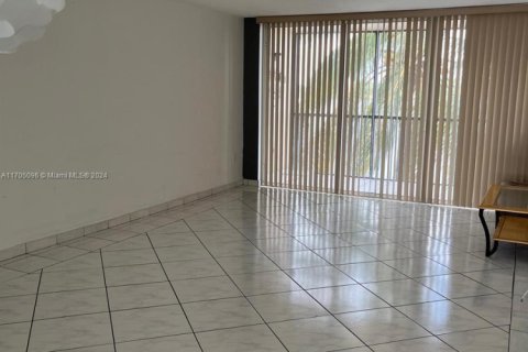 Condominio en venta en Miami, Florida, 1 dormitorio, 81.1 m2 № 1986308 - foto 15