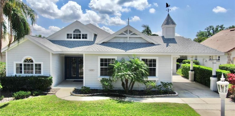 House in Bradenton, Florida 4 bedrooms, 224.45 sq.m. № 1618189