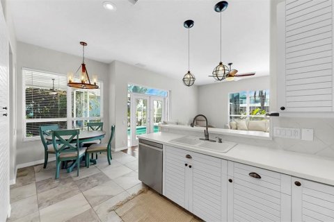 House in Bradenton, Florida 4 bedrooms, 224.45 sq.m. № 1618189 - photo 23
