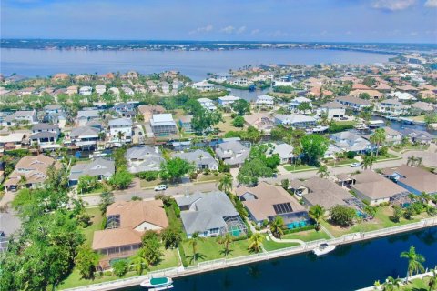 House in Bradenton, Florida 4 bedrooms, 224.45 sq.m. № 1618189 - photo 7
