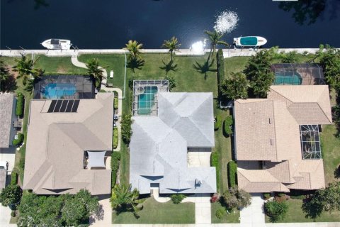 House in Bradenton, Florida 4 bedrooms, 224.45 sq.m. № 1618189 - photo 3