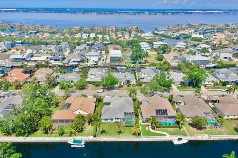 House in Bradenton, Florida 4 bedrooms, 224.45 sq.m. № 1618189 - photo 4