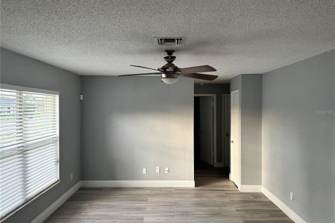 Villa ou maison à vendre à Orlando, Floride: 4 chambres, 138.98 m2 № 2403408 - photo 2