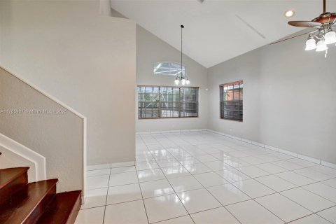 Купить виллу или дом в Уэстон, Флорида 3 спальни, 175.12м2, № 1711988 - фото 2