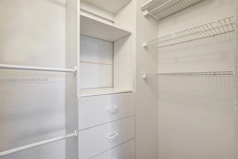 Купить виллу или дом в Уэстон, Флорида 3 спальни, 175.12м2, № 1711988 - фото 12