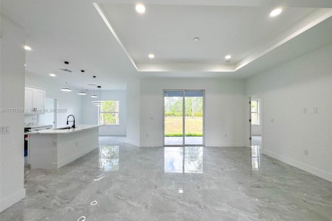 Villa ou maison à vendre à Lehigh Acres, Floride: 4 chambres № 1983337 - photo 7