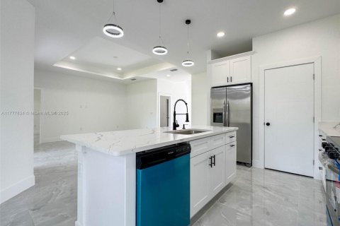 Villa ou maison à vendre à Lehigh Acres, Floride: 4 chambres № 1983337 - photo 5