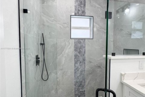 Villa ou maison à vendre à Lehigh Acres, Floride: 4 chambres № 1983337 - photo 13