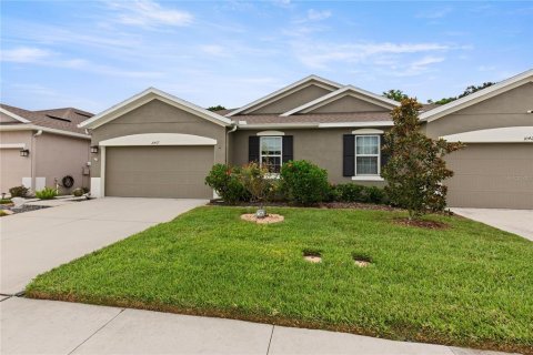House in Land O' Lakes, Florida 3 bedrooms, 142.33 sq.m. № 1919863 - photo 1