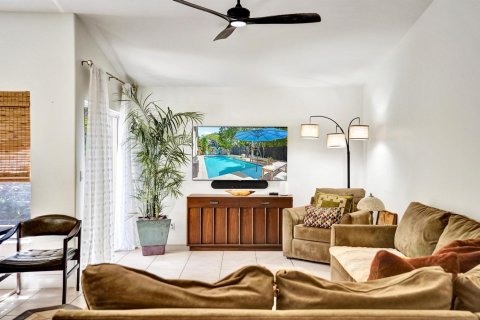 House in Lake Worth, Florida 3 bedrooms, 177.35 sq.m. № 2261746 - photo 14
