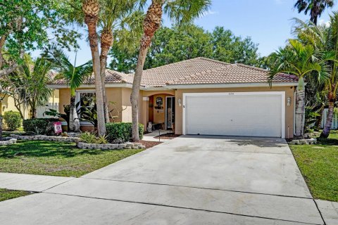House in Lake Worth, Florida 3 bedrooms, 177.35 sq.m. № 2261746 - photo 4