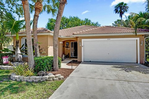 House in Lake Worth, Florida 3 bedrooms, 177.35 sq.m. № 2261746 - photo 6