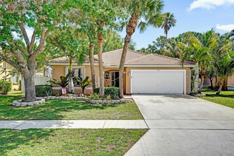 House in Lake Worth, Florida 3 bedrooms, 177.35 sq.m. № 2261746 - photo 3