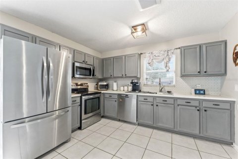 Villa ou maison à vendre à Tampa, Floride: 3 chambres, 111.48 m2 № 2231857 - photo 10