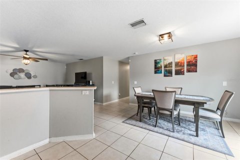 Villa ou maison à vendre à Tampa, Floride: 3 chambres, 111.48 m2 № 2231857 - photo 12