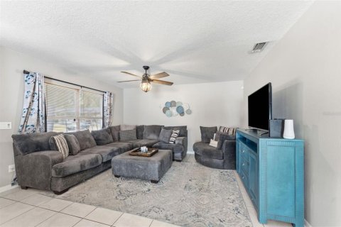 Villa ou maison à vendre à Tampa, Floride: 3 chambres, 111.48 m2 № 2231857 - photo 7