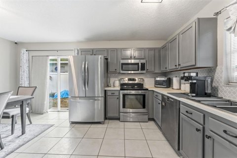Villa ou maison à vendre à Tampa, Floride: 3 chambres, 111.48 m2 № 2231857 - photo 11