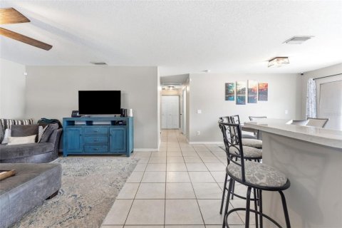 Villa ou maison à vendre à Tampa, Floride: 3 chambres, 111.48 m2 № 2231857 - photo 5
