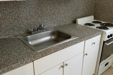 Apartment in Miami, Florida 1 bedroom № 2040561 - photo 3