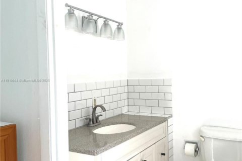 Villa ou maison à louer à Hollywood, Floride: 4 chambres, 144.74 m2 № 1975026 - photo 6