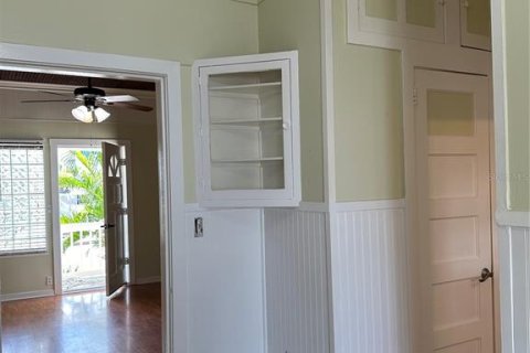 Appartement à louer à Tarpon Springs, Floride: 2 chambres, 182.83 m2 № 1392759 - photo 17