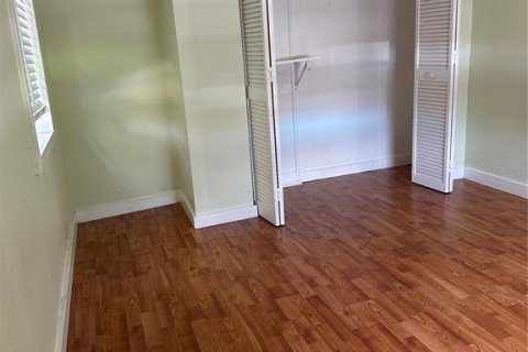 Снять в аренду квартиру в Тарпон-Спрингс, Флорида 5 комнат, 182.83м2, № 1392759 - фото 11