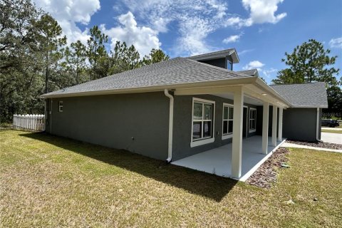 Villa ou maison à vendre à Weeki Wachee, Floride: 3 chambres, 182.55 m2 № 2318804 - photo 4