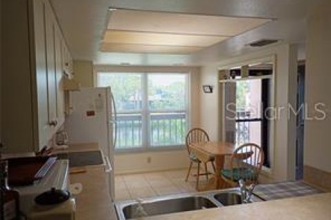Condominio en alquiler en Tarpon Springs, Florida, 2 dormitorios, 106.84 m2 № 2356062 - foto 8