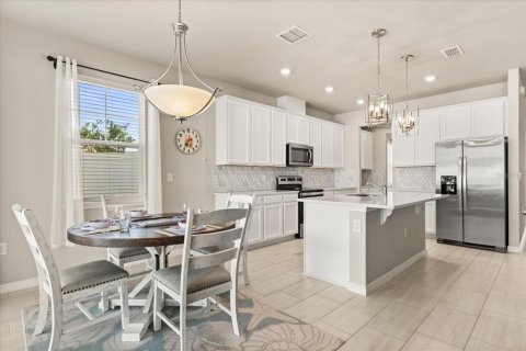 House in Minneola, Florida 5 bedrooms, 325.9 sq.m. № 1657027 - photo 9