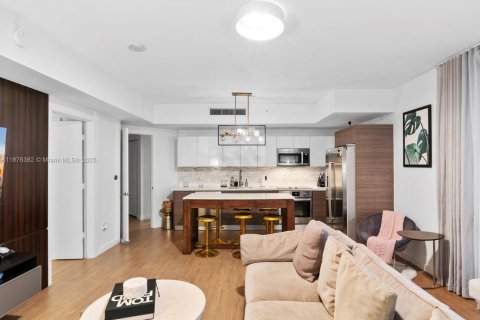 Condo in Miami, Florida, 2 bedrooms  № 1922181 - photo 10